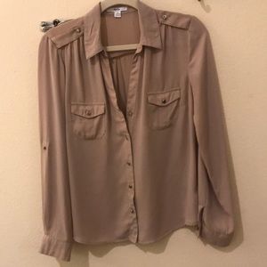 🌾🌾🌾Tan button down-versatile